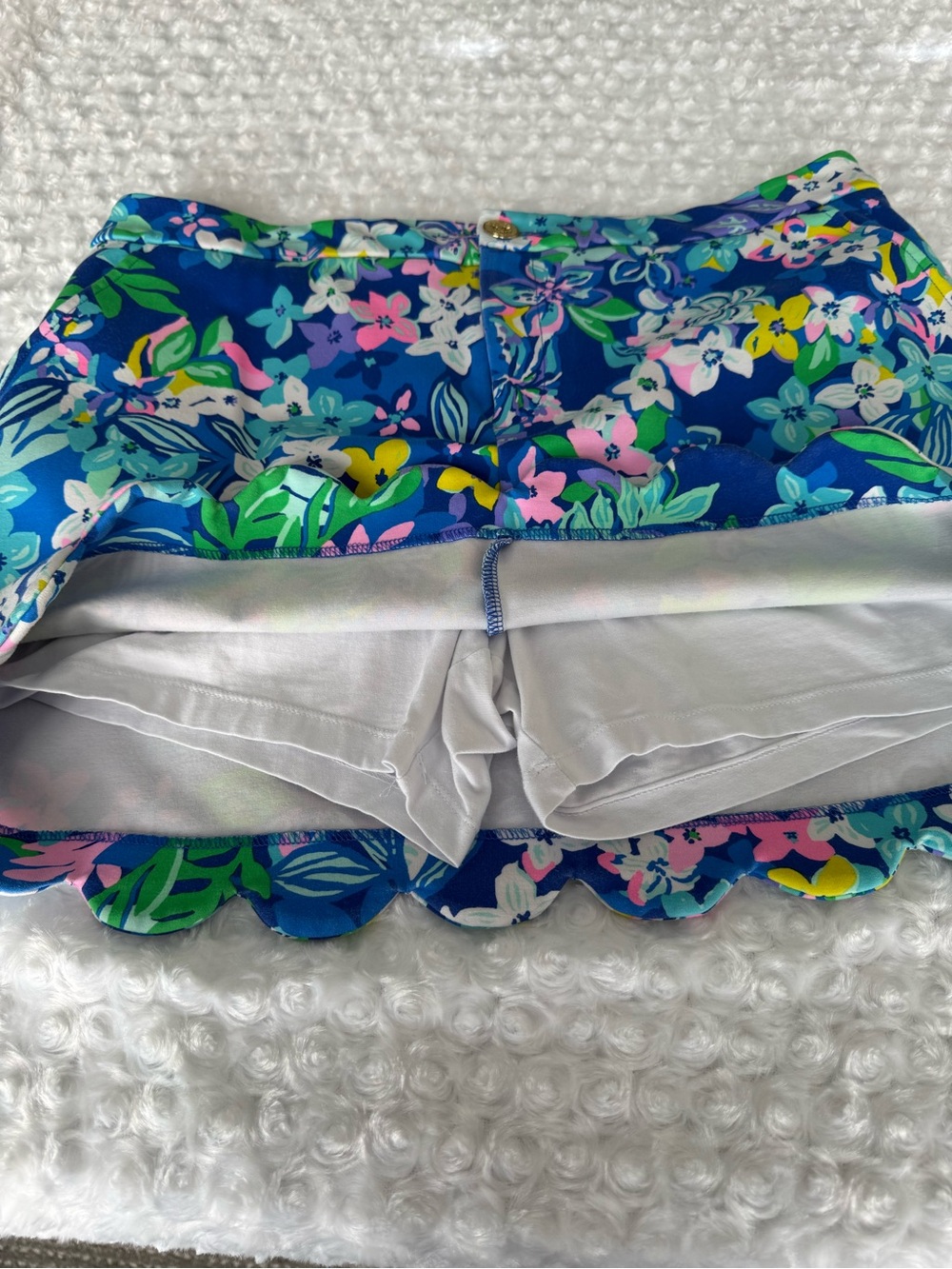 Lilly Pulitzer Golf Skort with built in white Lining - Picture 5 of 10